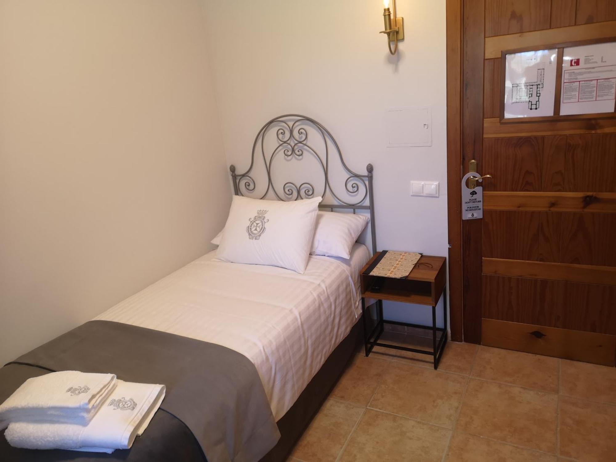 Hotel Monasterio De Tejeda Garaballa Eksteriør bilde
